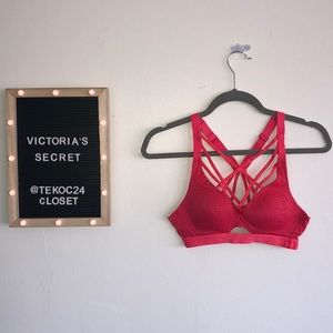Victoria’s Secret Red Strappy Sports Bra Sz 32A